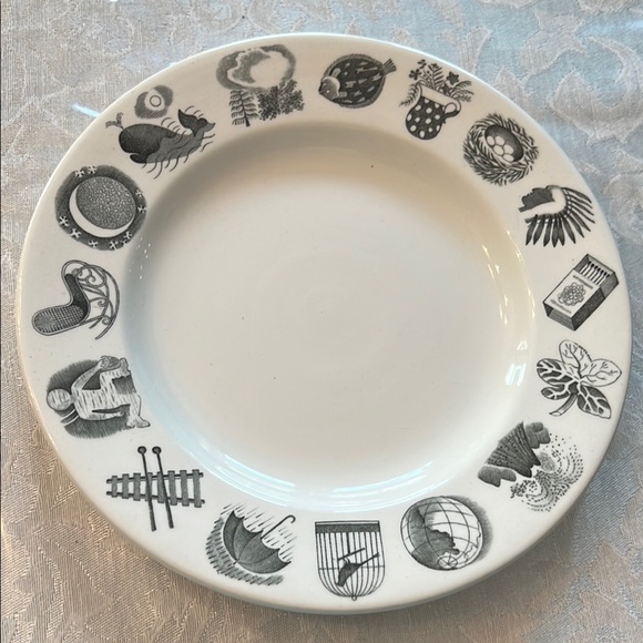 Rare Wedgwood Zodiac Black and White Dinnerware Plate